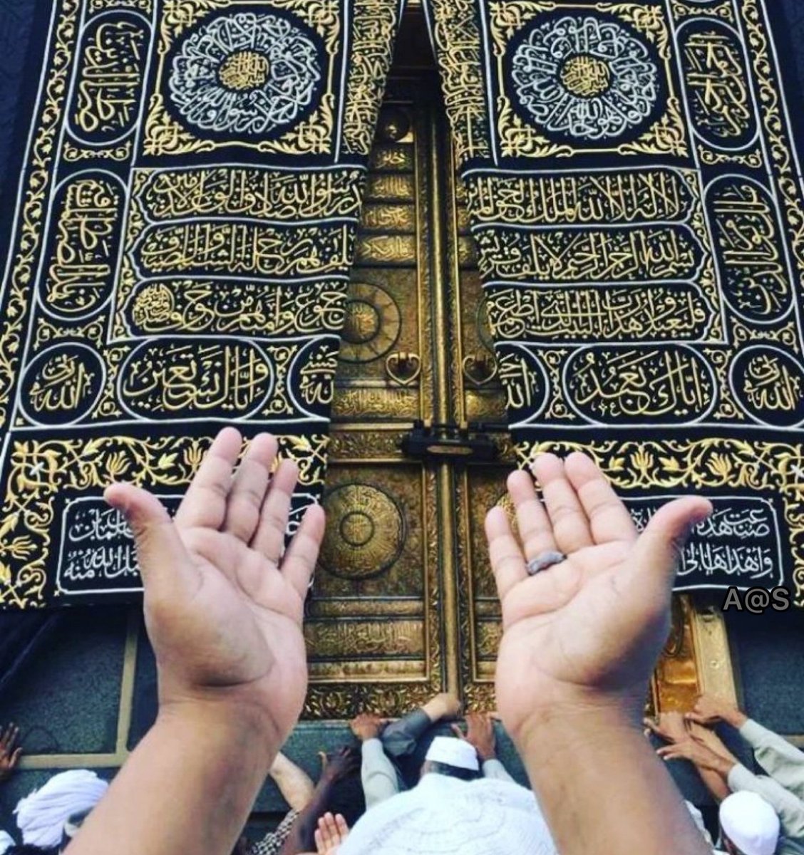السلام علیکم ورحمتہ اللہ
صبح بخیـــــــر🌹🍃

تمہارا صبر تمہیں اُس مقام تک پہنچا سکتا ہے جس کا تم گمان بھی نہیں کر سکتے، تو پھر یہ مت سوچو کہ کیا ہو گا، کب ہو گا، کیسے ہوگا، تمہیں بس اللہ پر یقین رکھنا ہے اور صبر کرنا ہے۔..!!

Good morning X Family ❤️