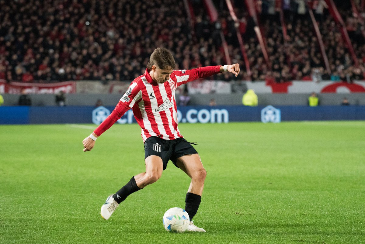 Apreciación aparte para este chico que debutó con creces como titular en una #Libertadores

Lo de Román Gómez fue muy positivo, uno de los mejores en #EDLP junto a Amondarain. 

📷 <a href="/marina_espeche/">Marina Espeche</a>