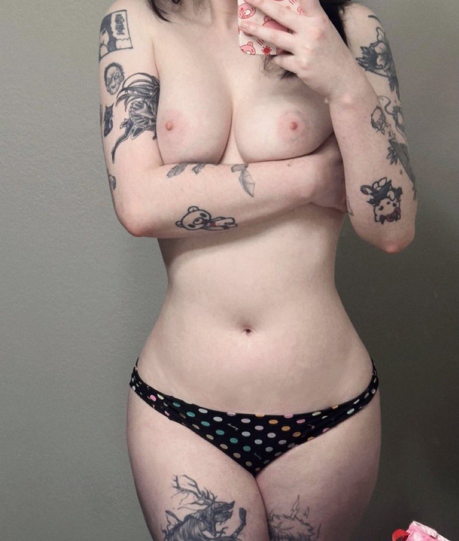 soniaaa03__'s tweet photo. Dotados para 👉🏻👌🏻?  😈

#goth #nsfw #nsfwtwt #cocktribute #snowbunny https://t.co/symLsaTRJh