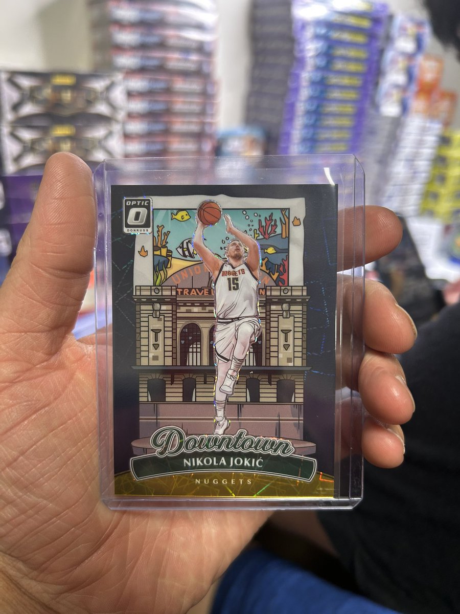 Gold downtown Joker /10 pulled today! So sickkk! 🔥 <a href="/PaniniAmerica/">Panini America</a>