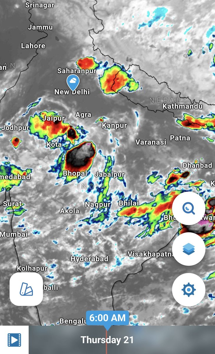 TheTechnocratt's tweet photo. North and NW India gears up for start of the rainy days again from today.
Patches have started forming over few places as the #monsoontrough extends north from today.
Parts of #UttarPradesh #Rajasthan #MadhyaPradesh and soon other parts of the plains like #DelhiNCR #Haryana #Punjab #Chandigarh and surrounding will start seeing activities during the day and also in days to come.
Some spells will be heavy.