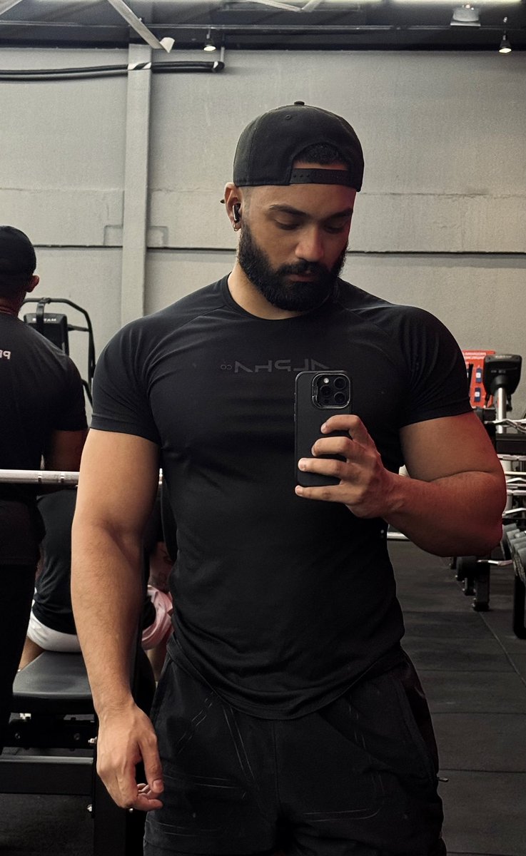 Boa noite 

#cashslave #cashmaster #moneyslave #humanatm #findom #masterdom #cashpig #slave #master #dom #sub #paypig #alpha #feet #foot