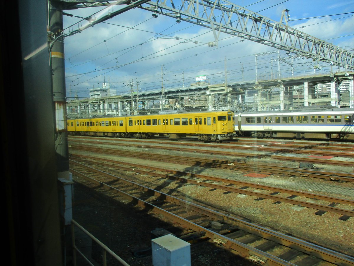 俺達が知ってる広転や山陽は消えた
もう広島は駅も変わりわからん電車しかおらんタウンになってしまった
悲しきかな　ブロアー音がこだまして1番線へスルーで入れた広島駅の姿はここにはもう無い