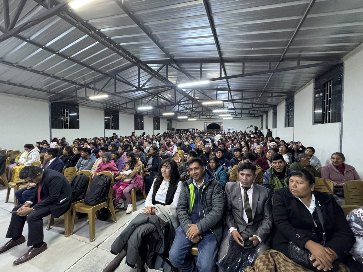 Esta noche el Pr. Joel Flores está predicando en la zona de Canteras, Arequipa (#APSur)
Sus oraciones.