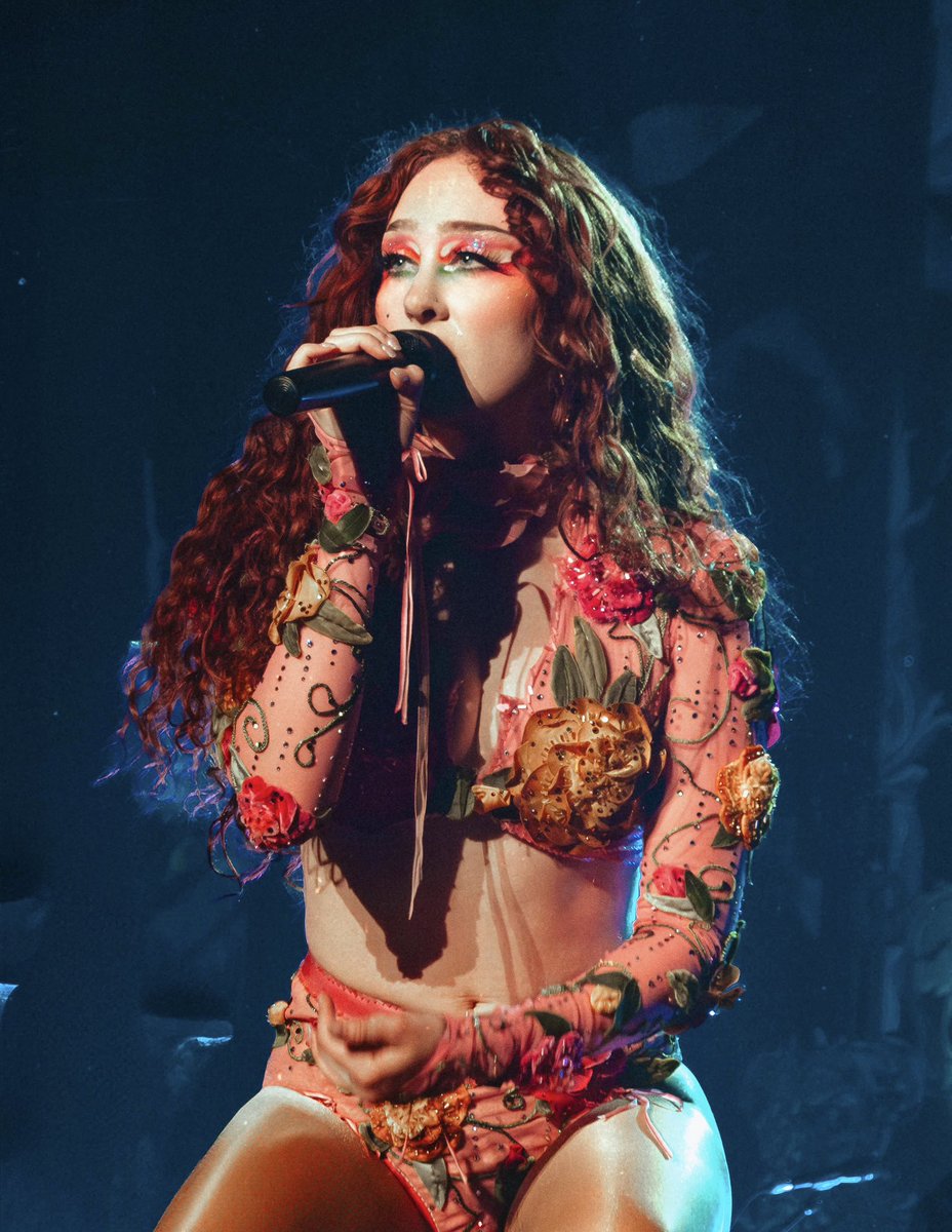 IriMonster's tweet image. Chappell Roan shot by me✊✨