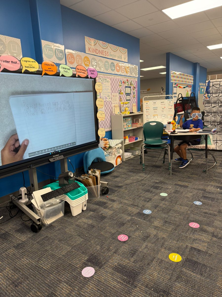 We had our first quickwrite of the year, and the kids loved it! ✏️ 💛