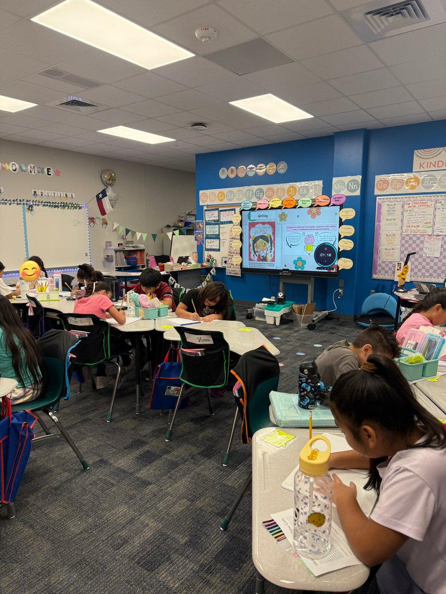 msr0sales's tweet photo. We had our first quickwrite of the year, and the kids loved it! ✏️ 💛 https://t.co/AeYQYLmvX7