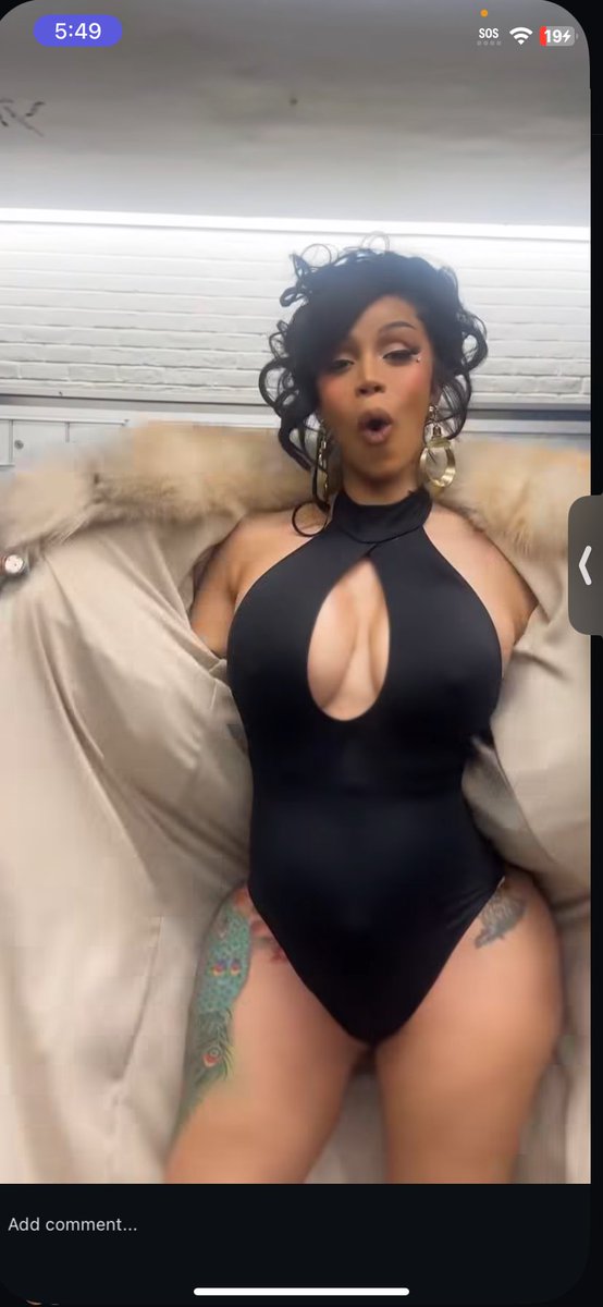 thebarbiejay's tweet image. She soft launching the baby okay