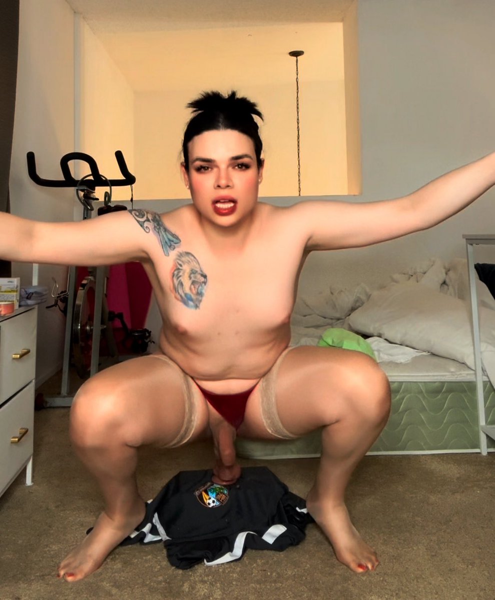 Am I a good sissy? 🤭💖  RT if you want to expose me! 🤪 
New video on my OF onlyfans.com/theladynylon