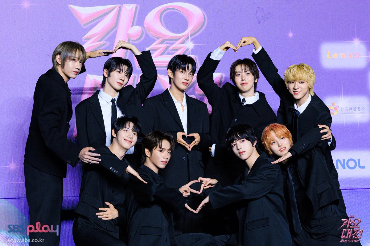 ahofpopbase's tweet photo. AHOF will be at the 2025 K-World Dream Awards, held at Jamsil Indoor Stadium in Seoul today.

⏰ 4:30 PM KST — Blue Carpet
⏰ 6:30 PM KST — Main Show https://t.co/mTOyDnMBko