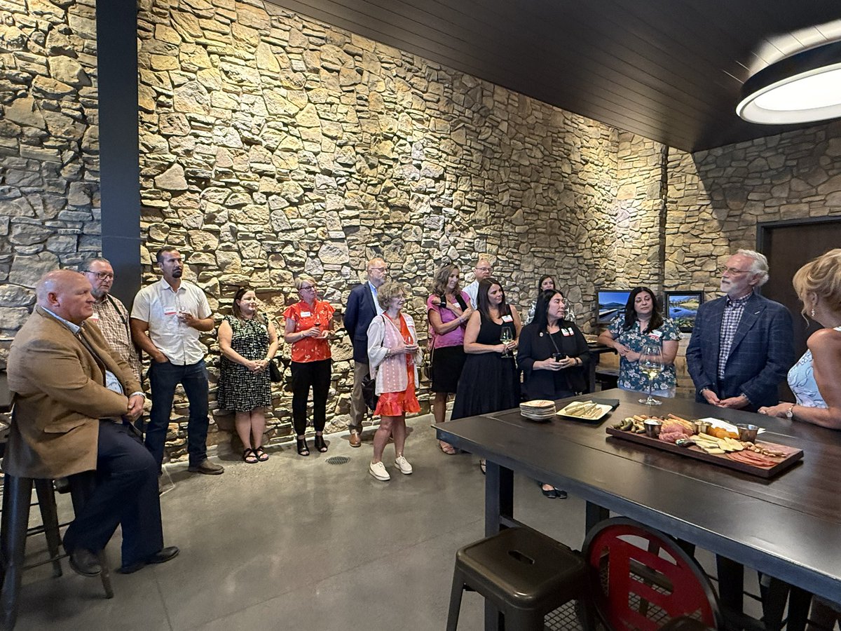 Dan Newhouse (@newhouse4rep) on Twitter photo It was a pleasure having my friend and Chairman <a href="/GT_TeamGT/">Team GT - Friends of Glenn Thompson</a> in the Tri-Cities this evening supporting my re-election.
As a third generation farmer from the Yakima Valley, Iām proud to be on the Ag Committee to advocate for Washingtonās agricultural producers. It was a pleasure having my friend and Chairman <a href="/GT_TeamGT/">Team GT - Friends of Glenn Thompson</a> in the Tri-Cities this evening supporting my re-election.
As a third generation farmer from the Yakima Valley, Iām proud to be on the Ag Committee to advocate for Washingtonās agricultural producers.