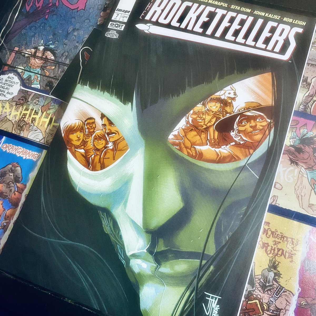 CD_Ezequiel's tweet photo. Probably the best issue of the series. Things are picking up and we get to know the villain who has been hunting down The Rocketfellers. 

2nd arc might be where people start reading the single floppies. Pick this book up peeps.! 

#imagecomics #ghostmachinepro #ghostmachine https://t.co/EfhWtOs2HY