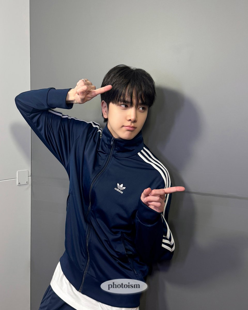 PHOTOISM X YOUNGHOON

자유게시판 |
아니 남친이 나 아이돌 팬인거 알거든?
암튼 아까 낮에 만났는데 ㅋㅋ
갑자기 지가 좋냐 더보이즈가 좋냐 이러는거임..
그 순간 너무 당황해서 이렇게 말해버렸어..

뭔 소리야.. 니가 더보이즈 영훈이잖아 🤩

<a href="/THEBOYZ_officl/">더보이즈 (THE BOYZ)</a>

#THEBOYZ #더보이즈 #YOUNGHOON