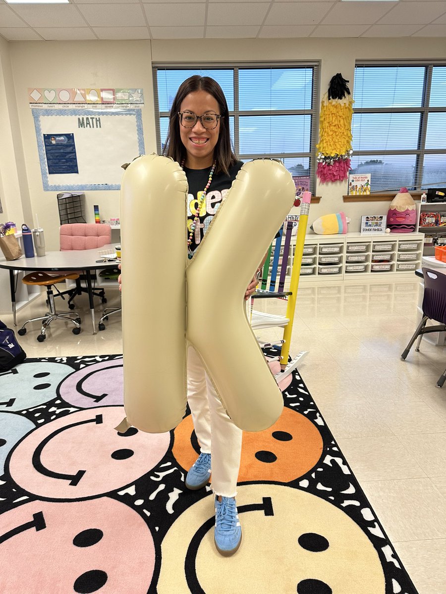 debbieteach3's tweet photo. First year in Kindergarten! Excited for what’s to come this school year!! ☺️ https://t.co/6bteIur8H6