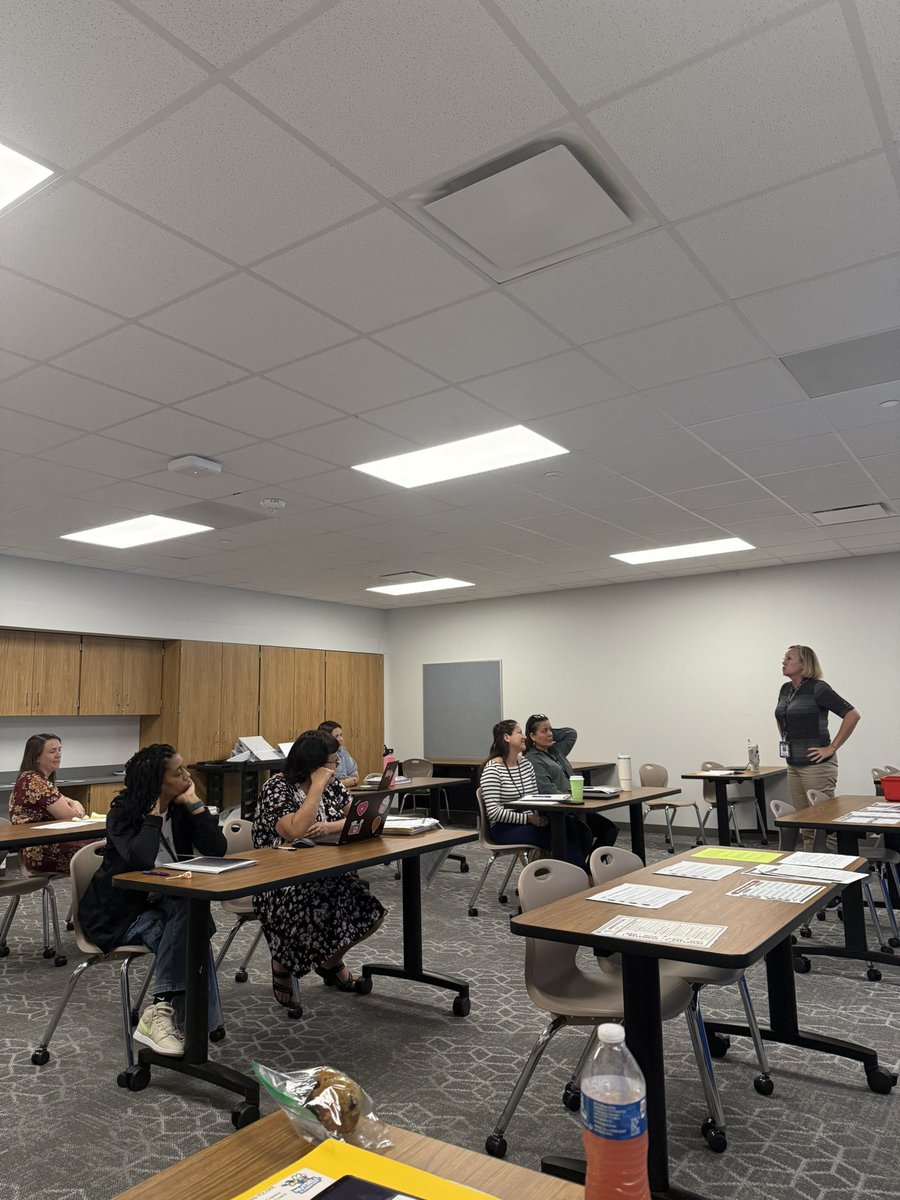 Our amazing Science Lab Facilitator Mrs. Edwards establishing partnership and collaboration with our teachers!