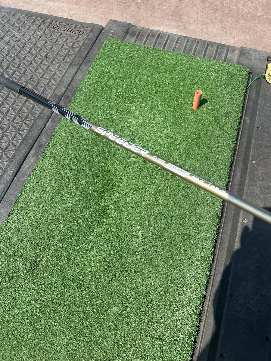 ACEFITTING's tweet image. スピーダー  ＮＸゴールド　早速試打。

ＮＸバイオレットの引き締まった感じ。

どことなく先代のＮＸグリーンっぽさも有り。

ベンタスのまったり感が合わないしっかり振れる方向け。

#スピーダー   #NX ゴールド #NX GOLD