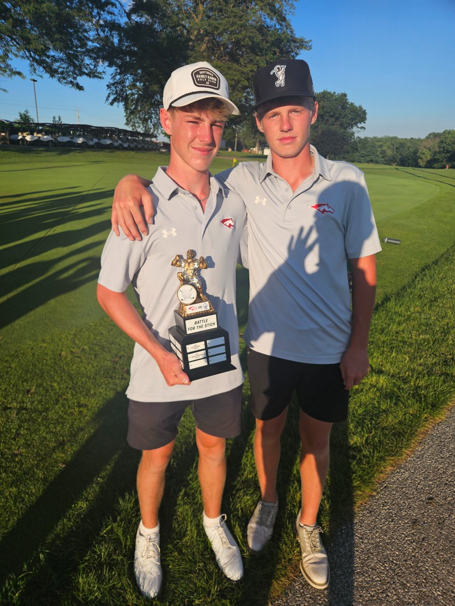 Huge shoutout to Avery Van Zelderen for setting the school record round today at Willow Creek!  Avery shot a bogey-free 67 (-4)!

Congrats to Drake Jordan for shooting 68 (-3) at Willow Creek to tie the former school record round!

<a href="/dcgactivities/">DCGACTIVITIES</a>