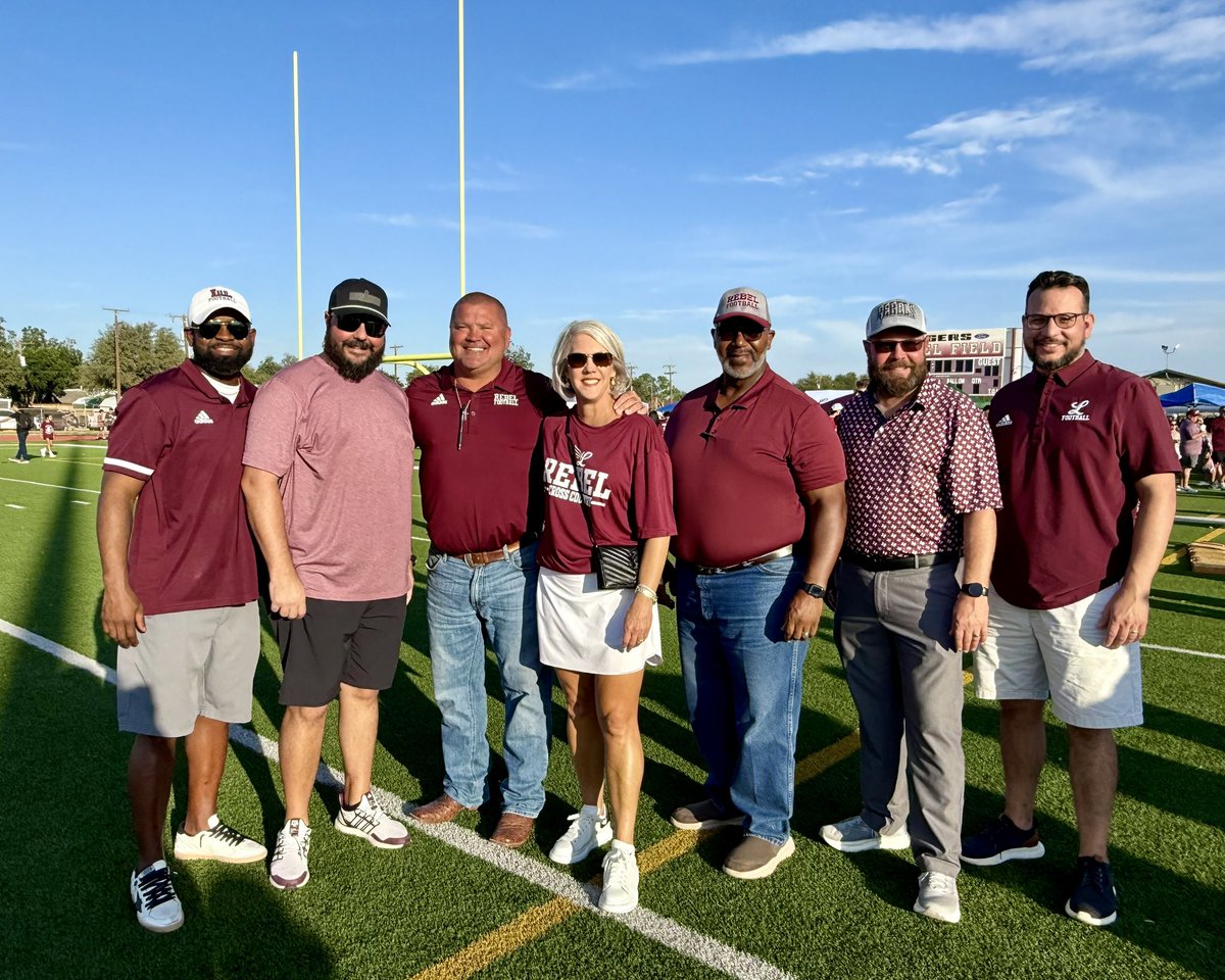 Midland_ISD's tweet image. 🏈🤍We had a great time at Meet the Rebels this evening! We’re ready to see them take the field and bring home some hardware this season!🤍🏈
#ExcellenceInAction #StudentExperience