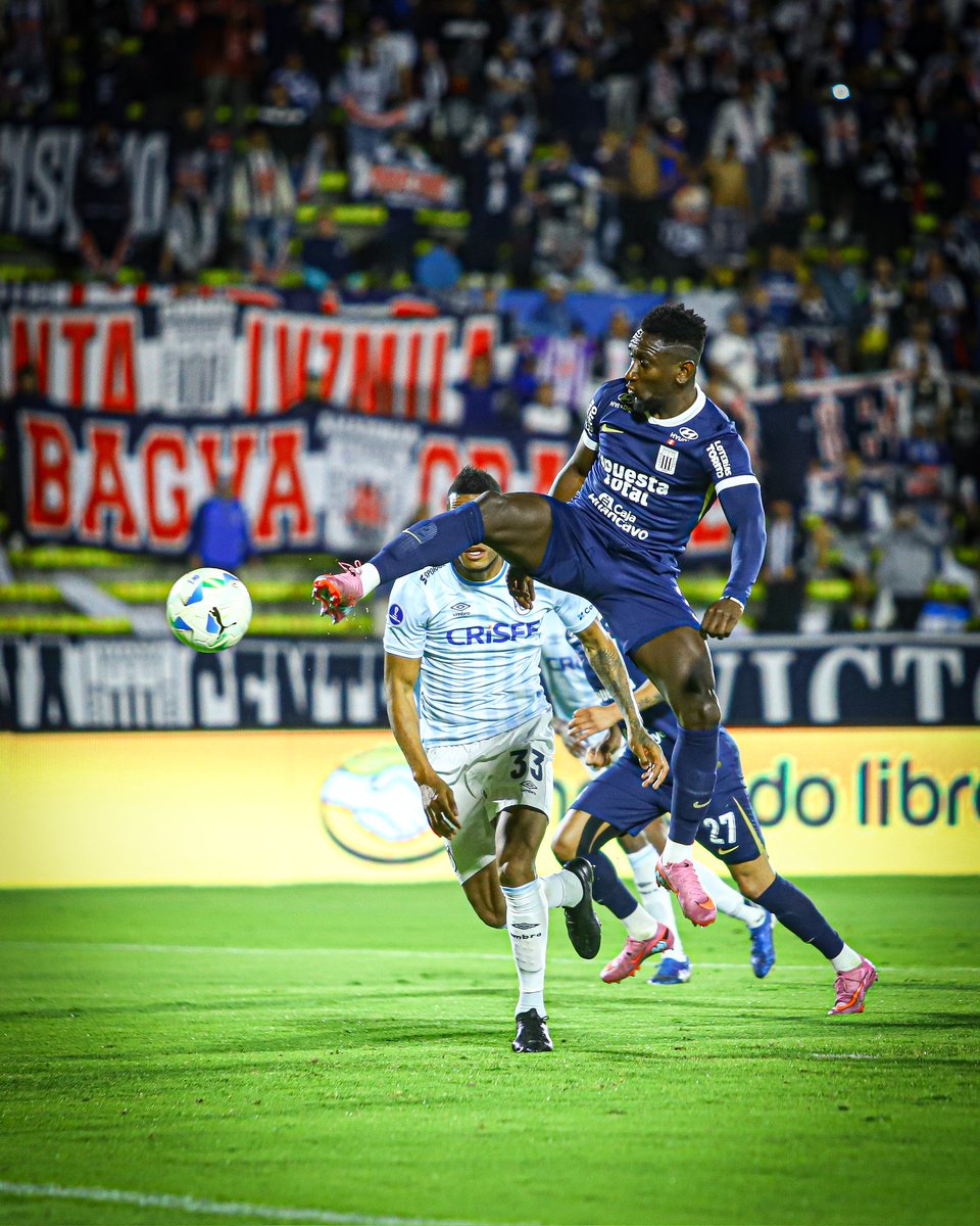 Edochoa12's tweet photo. ¡GOL DE ERYC CASTILLO! 🏟️

📷 @Edochoa12 https://t.co/PbGCFutx6W