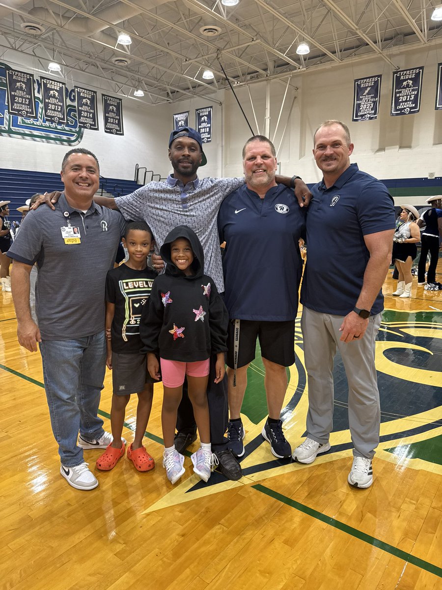 Abe Lozano tweet media