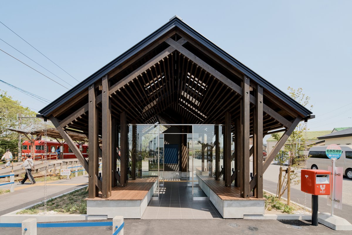 StechWood's tweet photo. #愛知県 #蒲郡市 にある #西浦駅 の待合所にベンチとして #エステックウッド を採用いただきました。がまごおり公共建築学生チャレンジコンペというイベントで実際に学生が設計した待合所となっております。
「がまごおり公共建築学生チャレンジコンペ2023最優秀作品」に選ばれました。
撮影：植村崇史 https://t.co/fk29b5WDFY