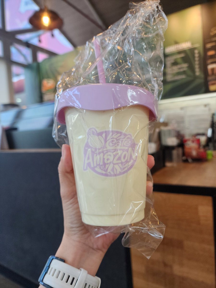 KibzyPiyarat's tweet photo. สวัสดีวันพฤหัส สีม่วง 💜☺️🥰
#คาเฟ่อเมซอน #CafeAmazon #แก้วIceCreamCup #แก้วไอติมอเมซอน #ReusableCup https://t.co/WoTN2aMeUZ