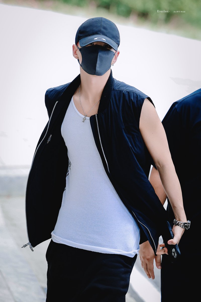 250821 GMP 🛫

빨.. 빨간색..?? 🤯

#세븐틴 #SEVENTEEN #SVT #호시 #HOSHI #ホシ #순영

<a href="/pledis_17/">세븐틴(SEVENTEEN)</a>