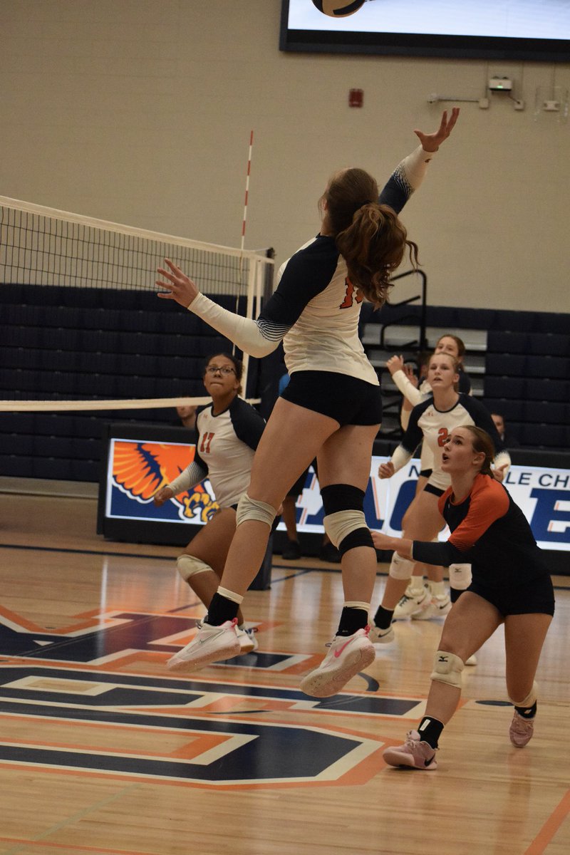 Getting it done! 👏🏼👏🏼👏🏼 <a href="/anistonallgood/">An1</a> <a href="/NCSgirlsbball/">Nashville Christian Lady Eagles</a> <a href="/_NCSathletics/">Nashville Christian Athletics</a> <a href="/JonathanAllgoo2/">Keith Allgood</a> #teamnikeselect