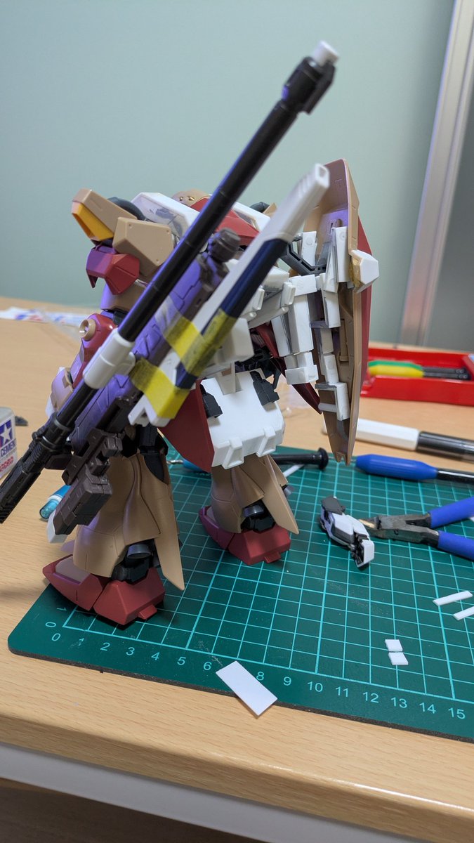 RYODAI46216867's tweet photo. #ガンプラ
HG　メッサー
ある程度の目処が立ったので載せておく。あとは細かい部分の調整と筋彫りと塗装、完成は遠い。 https://t.co/TAt6Q7VtEq