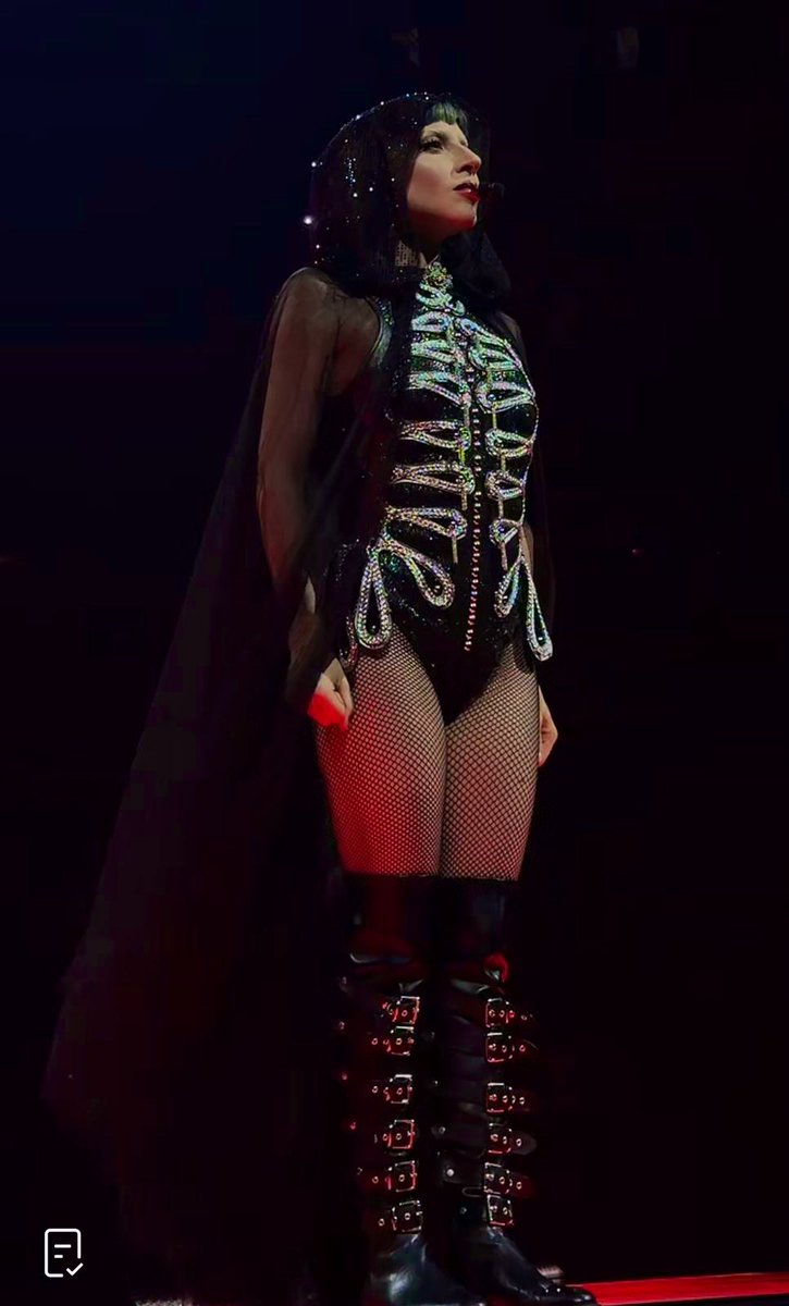 quando eu sou o melhor look da mayhem tour