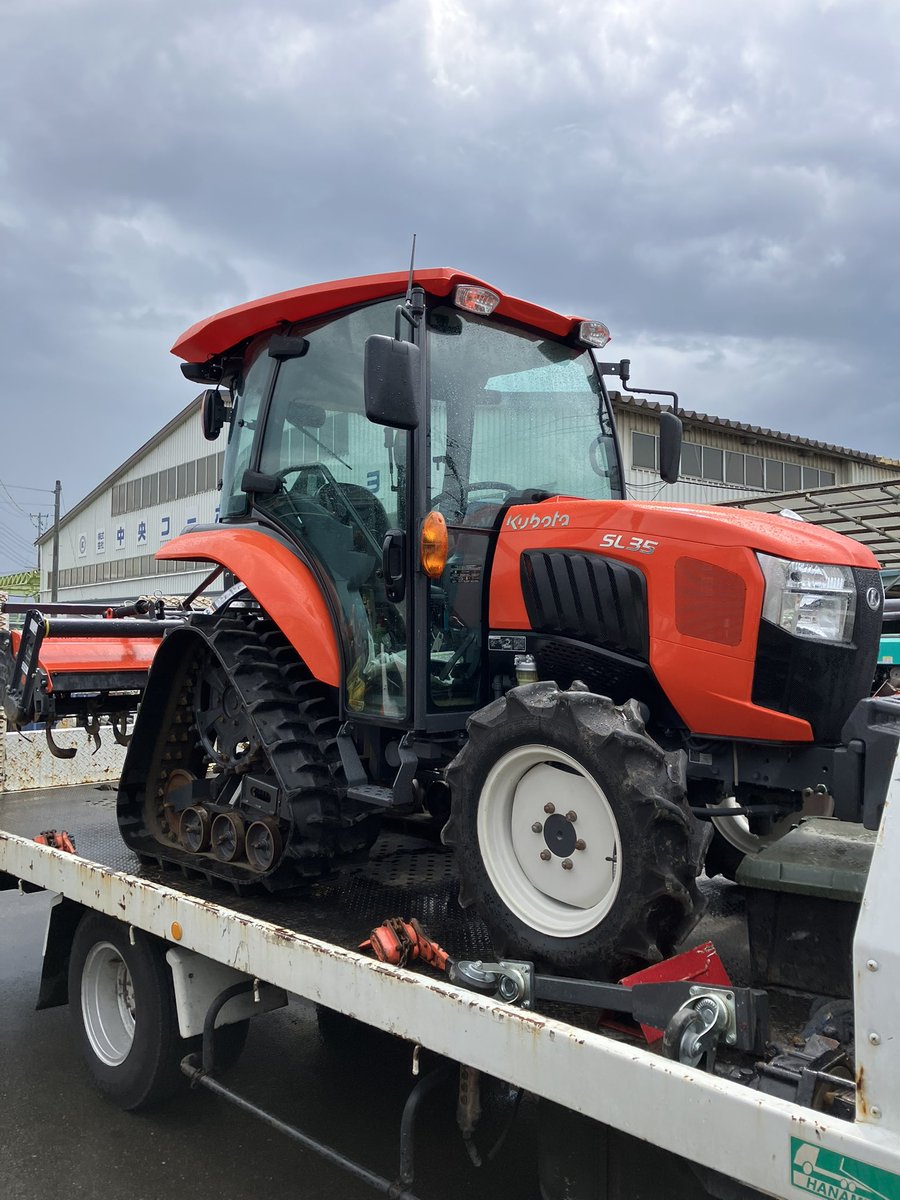 noukasan_iwate's tweet photo. 岩手本店にてクボタトラクターSL35入荷しました。気になる方はぜひ『農家さんの味方岩手本店』までお問い合わせください。
#SL35
#トラクター https://t.co/Yb3wYjAFoP