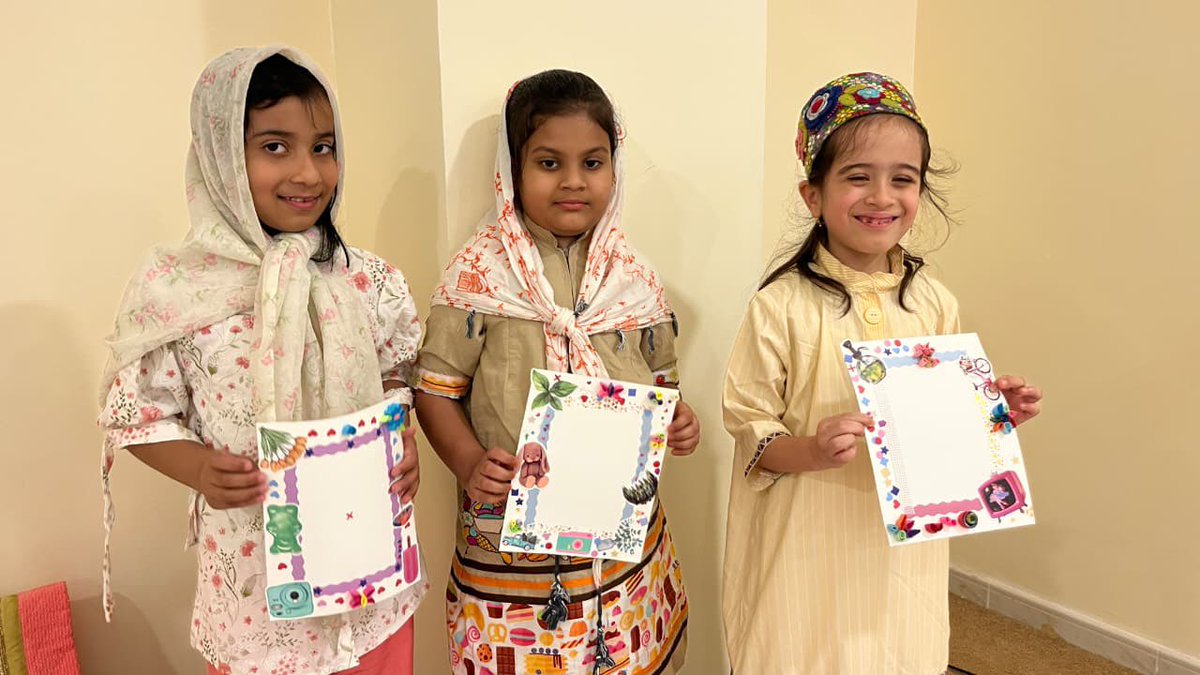 مخيّم صيفي نابض بالإبداع والمرح 

نظّم المتطوعون الشباب من أبناء الطائفة الداوودية البُهرة في أبوظبي مخيّمًا صيفيًا استمر على مدى اثني عشر يومًا، كان مساحة ثرية للأطفال لاكتشاف قدراتهم وصقل مهاراتهم.

اشترك المشاركون في  الأنشطة المتنوعة مثل:
 فن لف الورق الملون )
 صناعة الفخار