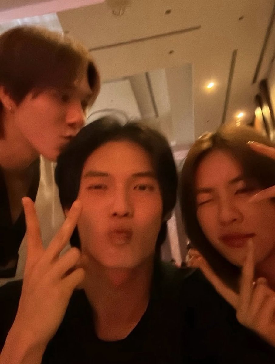 winmtw_narak's tweet photo. นานิถามว่าเขาเป็นคนที่หนึ่งในใจน้องวินหรือเปล่า? และตอนนี้นานิเริ่มแผนการที่จะเป็นหมายเลขหนึ่งในใจของวิน🤭🤭🤭
#winmetawin #NaniHirunkit 
#naniwin #winnani @winmetawin @Hirunkit_ https://t.co/b3IPmDa5m1