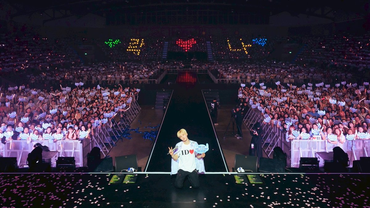 เห็นแฟนบอยสุดหล่อที่ยืนอยู่ตรงนั้นมั้ย !?

#SingtoPrachaya
#สมุนจ้าวป่า