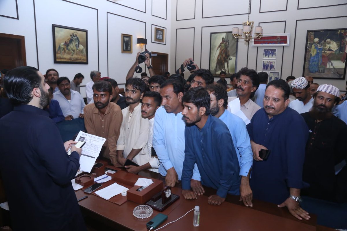 Rawal House (@rawal_house1) on Twitter photo Dated 20-08-2025
PPP leader <a href="/rawalsharjeel/">Rawal Sharjeel Memon</a> meets with people of PS61 regarding their issues at Rawal House, Rawal Sharjeel resolved their issues on immediate basis Dated 20-08-2025
PPP leader <a href="/rawalsharjeel/">Rawal Sharjeel Memon</a> meets with people of PS61 regarding their issues at Rawal House, Rawal Sharjeel resolved their issues on immediate basis