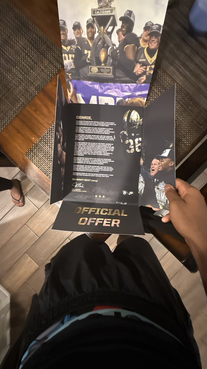 Denrie “Den” Hamilton (@denriehamilton) on Twitter photo Blessed to receive my Official Offer from <a href="/ArmyWP_Football/">Army Football</a>!!! #Goarmy #beatnavy <a href="/MRHS_MavsFTB/">Morton Ranch Football</a> <a href="/coachDCee/">Coach DeVante Conner🏈🥇</a> <a href="/Coach_nbc/">Nick Cavallo</a> <a href="/JnewSports/">JnewSports</a> Blessed to receive my Official Offer from <a href="/ArmyWP_Football/">Army Football</a>!!! #Goarmy #beatnavy <a href="/MRHS_MavsFTB/">Morton Ranch Football</a> <a href="/coachDCee/">Coach DeVante Conner🏈🥇</a> <a href="/Coach_nbc/">Nick Cavallo</a> <a href="/JnewSports/">JnewSports</a>