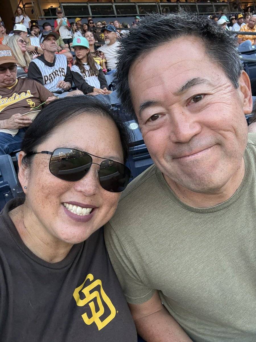 gettingchippy's tweet image. 👑 
Let’s go, @Padres 🤎💛 #ForTheFaithful