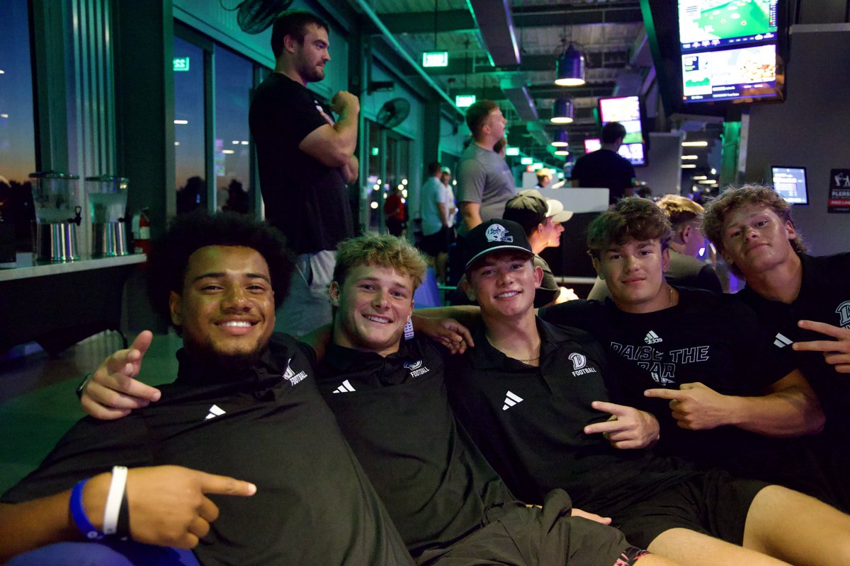 Wrapping up Fall Camp with some  <a href="/Topgolf/">Topgolf</a> ⛳️

#DSMHometownTeam