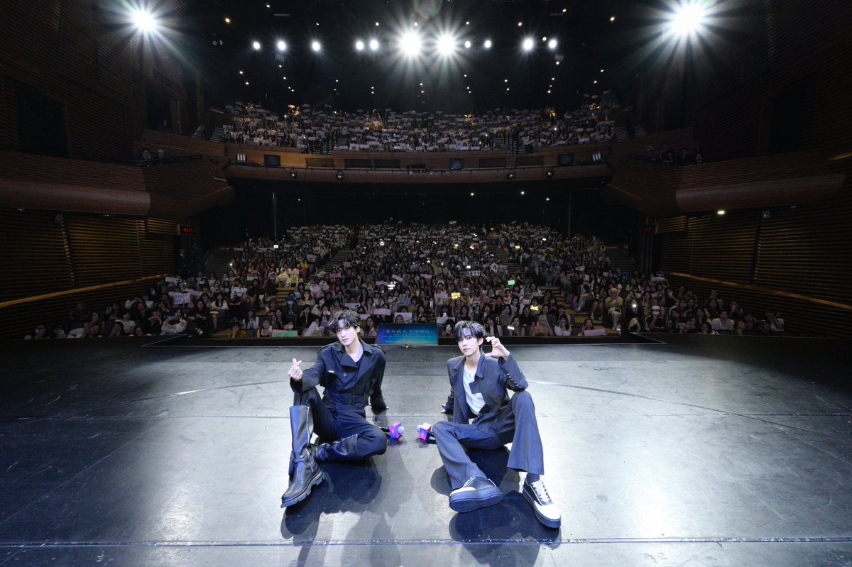 salmonent666's tweet image. 【Sparkle Magic in Bangkok：Special Project for Thai Cultural Experience】
The moment starlight converges, let&apos;s cherish this memory together! Thank you, every one of you who shines like stars ✨
#ZhanXuan #LiuXuanCheng
