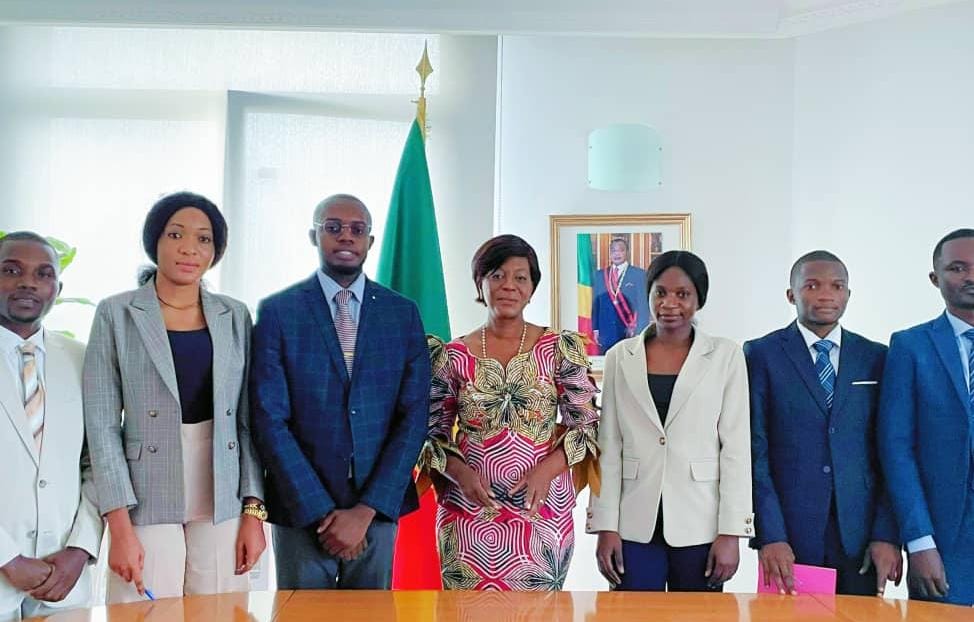 Min. Environnement, D. Durable & Bassin du Congo (@envddbc_gouvcg) on Twitter photo La Ministre <a href="/ASoudanNonault/">Arlette Soudan-Nonault</a> a accordé ce mercredi 20 août 2025 une audience à une délégation du Collectif d’ONGs conduite par M. Bienvenu Berth ELION MOMBOULI, Coordonnateur de la Local Conference of Youth Congo 2025 (LCOY-YED Congo 2025).
Plus d'infos ⬇️
developpement-durable.gouv.cg/2025/08/21/une… La Ministre <a href="/ASoudanNonault/">Arlette Soudan-Nonault</a> a accordé ce mercredi 20 août 2025 une audience à une délégation du Collectif d’ONGs conduite par M. Bienvenu Berth ELION MOMBOULI, Coordonnateur de la Local Conference of Youth Congo 2025 (LCOY-YED Congo 2025).
Plus d'infos ⬇️
developpement-durable.gouv.cg/2025/08/21/une…
