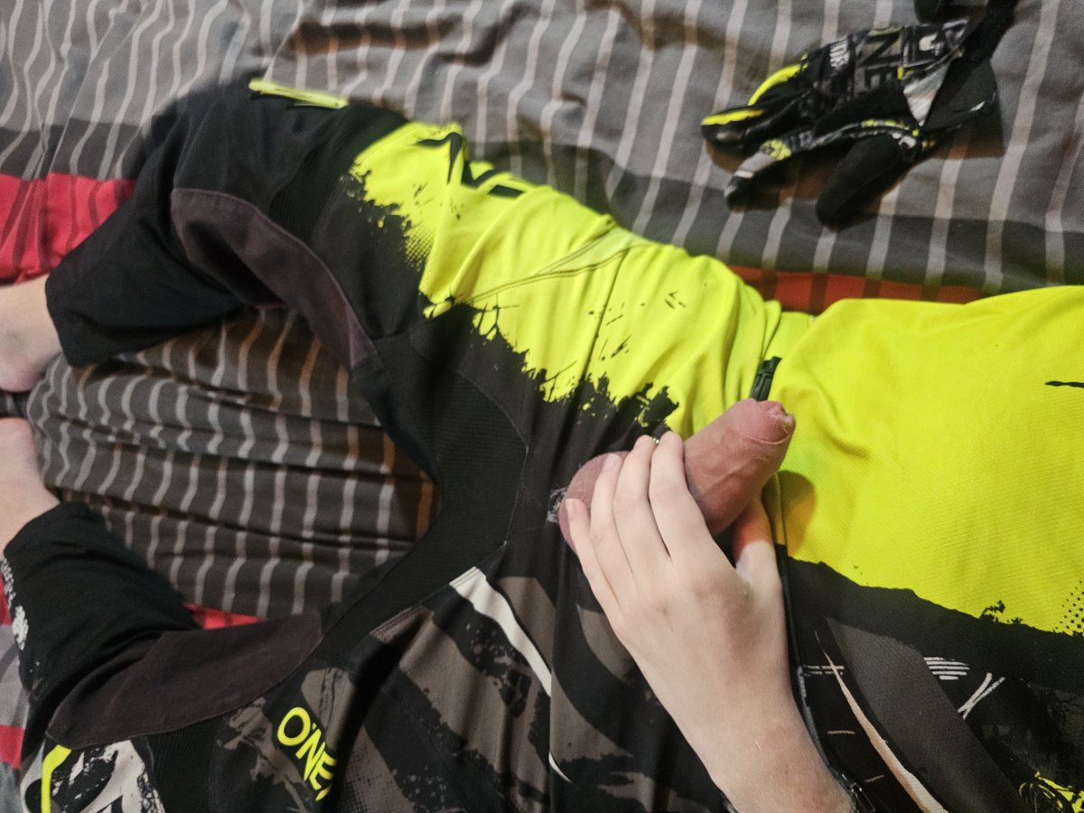 Aww, almost 11k Follower 🤩🥰🥵❤️
Time to play 😈😏

I need someone for new videos 😏