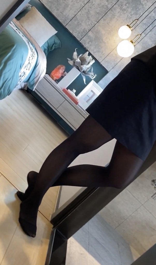 s1000915000's tweet photo. #footfetish #beauty #candid #legs #stocking #highheel #pantyhose #asianfeet #足控福利 #足裏 #美腳 #盜撮 #街拍美腿 https://t.co/EFT8Mszj2u