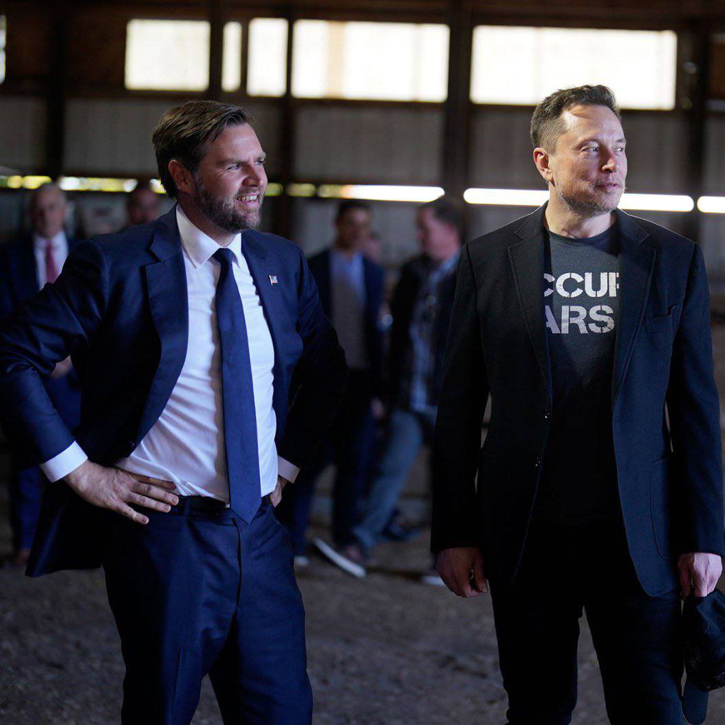 BREAKING: Elon Musk pumps the brakes on starting a 3rd party. Instead, he’s eyeing VP JD Vance as his guy for 2028, according to WSJ

#Musk #Politics #Newsflash