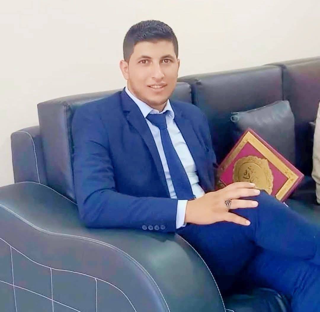 المحامي عبد الله خليل عابدين "أبو فراس"، قائد النخبة وأحد أمهر المقاومين.
في الاجتياح الأول لمدينة خان يونس أصيب إصابة بالغة، فقد فيها إحدى عينيه، وأُصيب يومها في قدمه إصابة كادت أن تُقعده.
لكنه ابتسم وقال: "الجهاد لا يتوقف بجراح"
وعاد إلى الميدان وكأن شيئًا لم يكن.
في معركة جنوب