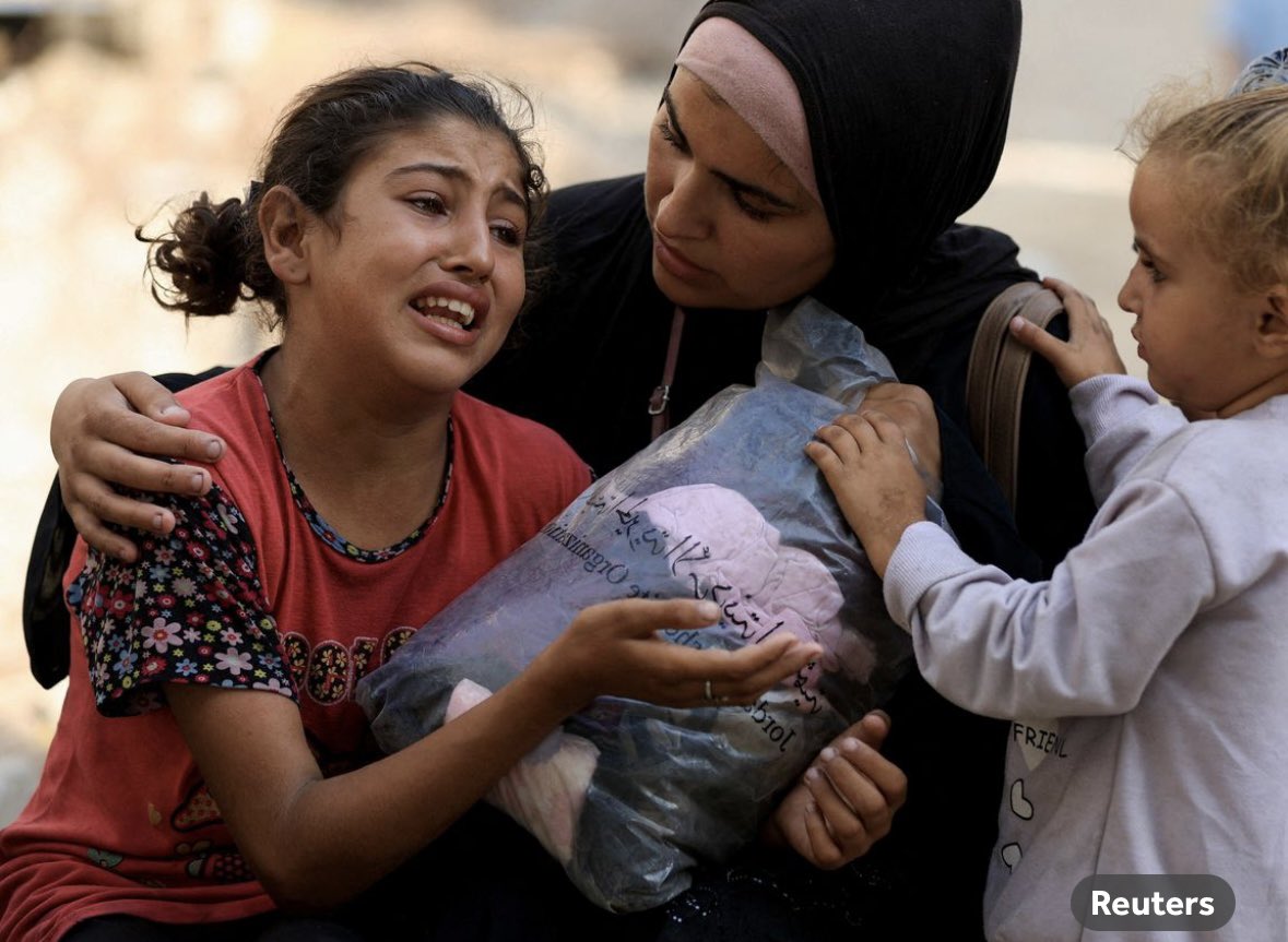 De beelden uit Gaza snijden dwars door je ziel. Kinderen, zieken en hele families worden de dood ingejaagd. De invasie van Gaza-stad is een nieuw dieptepunt. 

Voor D66 is de maat vol: als minister Veldkamp vandaag geen extra sancties aankondigt, zegt D66 het vertrouwen in hem