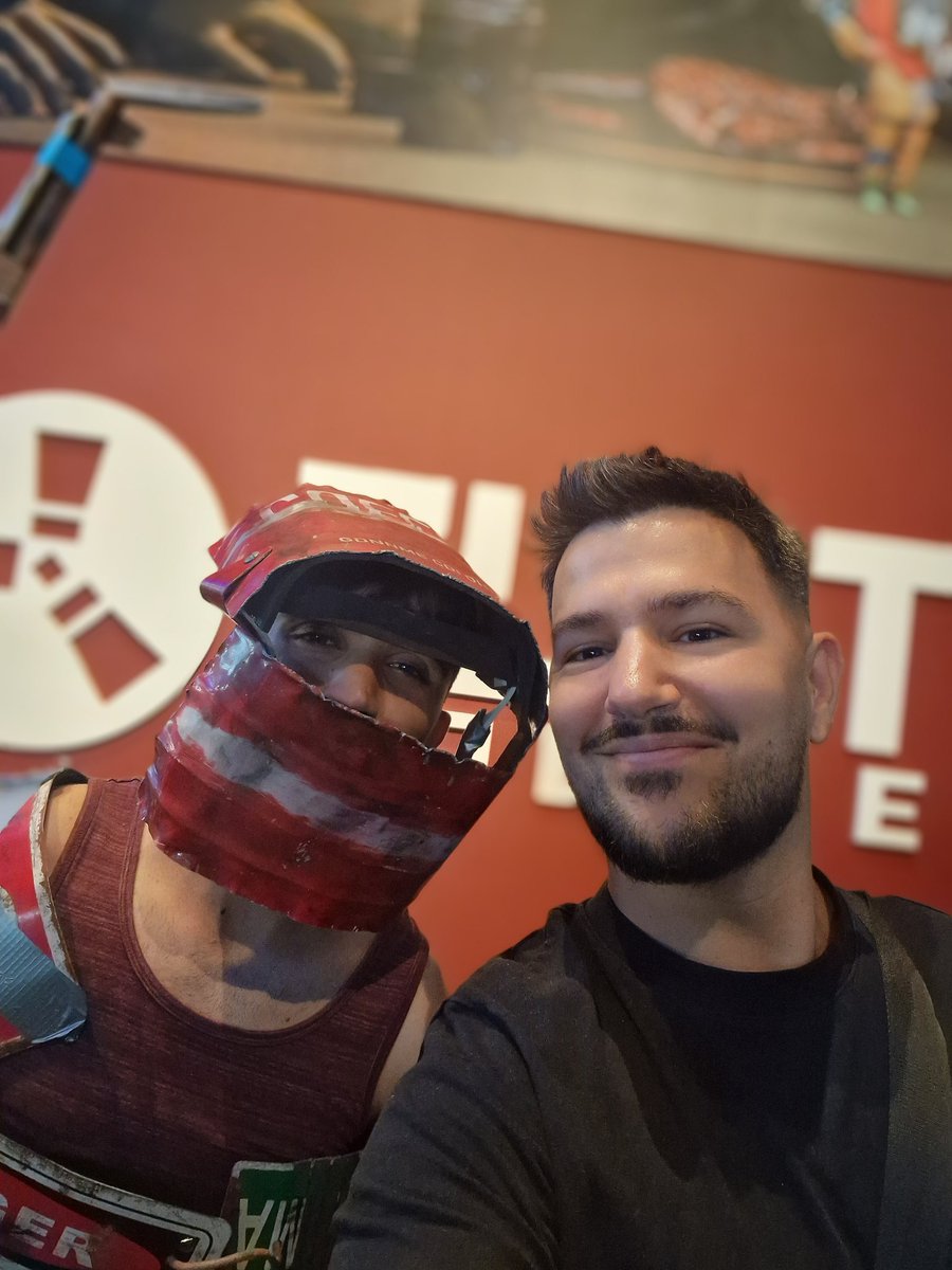 Merci a <a href="/play_rustmobile/">Rust Mobile</a>  de m'avoir inviter a la <a href="/gamescom/">gamescom</a> il on fait un taf de fou !!