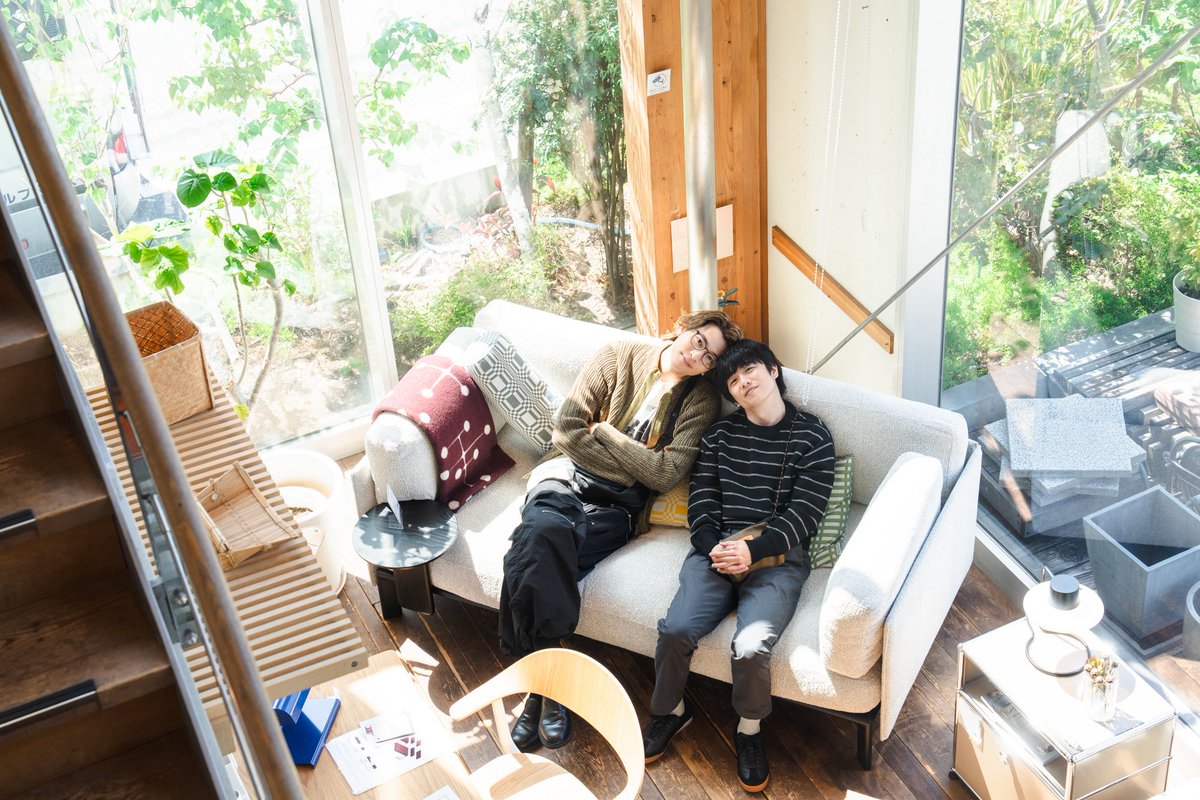 40_10things_tx's tweet photo. #ドラマ40までに
オフショット大公開🫧

まさに雑誌に載っていそうな
素敵なオフショットが撮れました🌱☀️

たくさんのポーズをしてくださって、
本当にサービス精神旺盛なお二人です…❗️🙇‍♀️

第7話は、#TVer で見逃し配信中🛏️
🔗https://t.co/OyGNiJY1Pe

#風間俊介 #庄司浩平 https://t.co/CxiaTAecSv