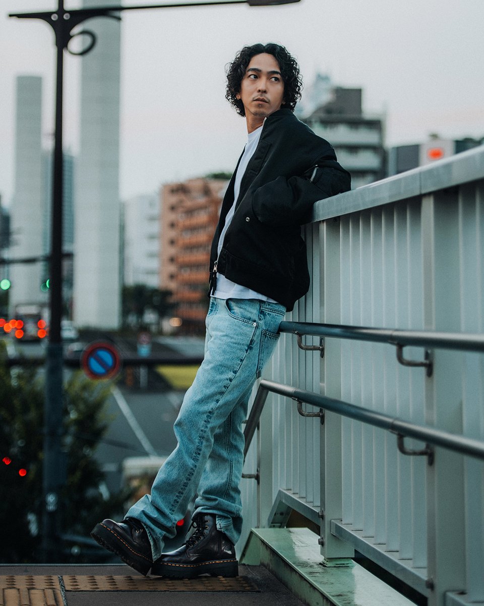 唯一無二の個性を引き立てるアルカディアレザーとラブオフ加工を施した