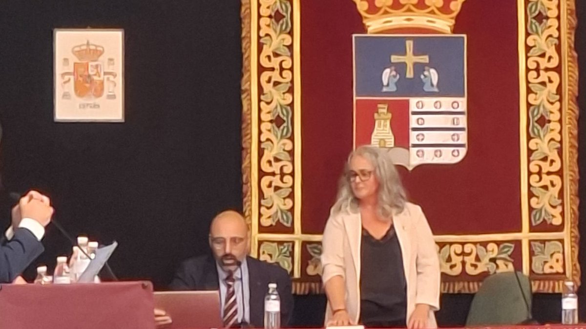 Ayer estuvimos en el 𝐏𝐥𝐞𝐧𝐨 𝐝𝐞 𝐢𝐧𝐯𝐞𝐬𝐭𝐢𝐝𝐮𝐫𝐚 de la nueva alcaldesa de 𝐋𝐥𝐚𝐧𝐞𝐫𝐚, 𝐄𝐯𝐚 𝐌𝐚𝐫𝐢́𝐚 𝐏𝐞́𝐫𝐞𝐳 𝐅𝐞𝐫𝐧𝐚́𝐧𝐝𝐞𝐳 a quien le deseamos mucho éxito en esta nueva etapa.
#FederaciónÁreas #Llanera #Silvota #Asipo #AsturiasEmpresarial