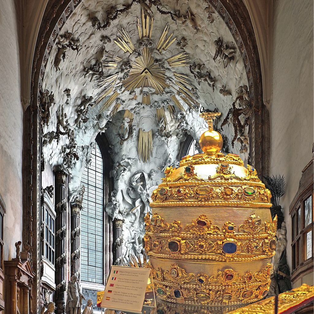 Unikatemarkt's tweet photo. Die geheimnisvolle Tiara von Wien – Legende einer Papstkrone und ihr verborgenes Schicksal in der Michaelerkirche https://t.co/lTktsfROQB

#Wien #Michaelerkirche #Tiara #Papstkrone #Relikt #verschollen #Habsburger #Geschichten #Schicksal https://t.co/2RXWhOoHkt